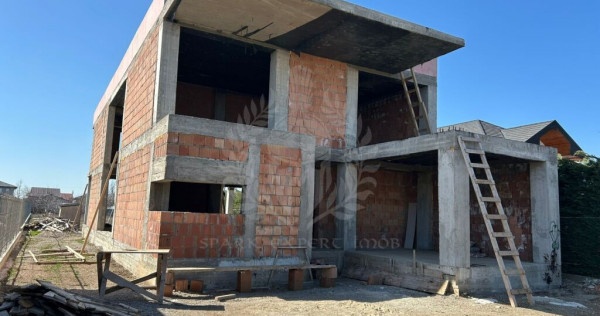 Casa la rosu. Strejnicu. 6 camere