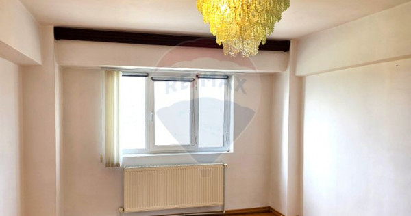 Apartament 3 camere, &icirc;n zona Pod, Ramnicu Sarat et.4/4