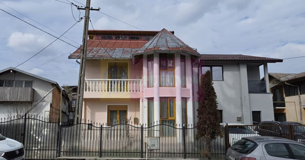 Casa de vanzare cu 3 camere in Poiana Campina