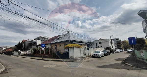 Comision 0% &ndash; Casa ultracentrala, liniștita, cu garaj