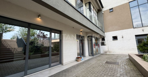 Spațiu comercial Kasper Coresi 100 mp, terasă 35mp