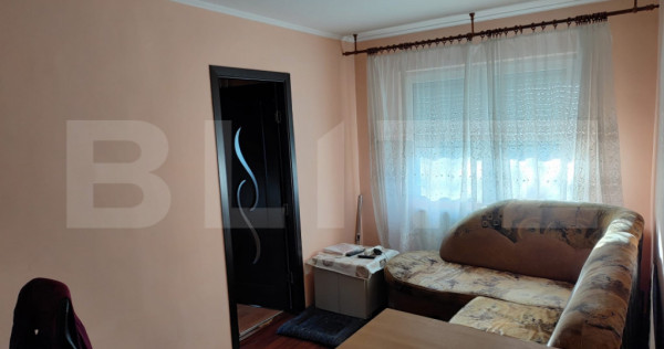 Apartament 3 camere, semidecomandat, 50 mp, zona Solidarită