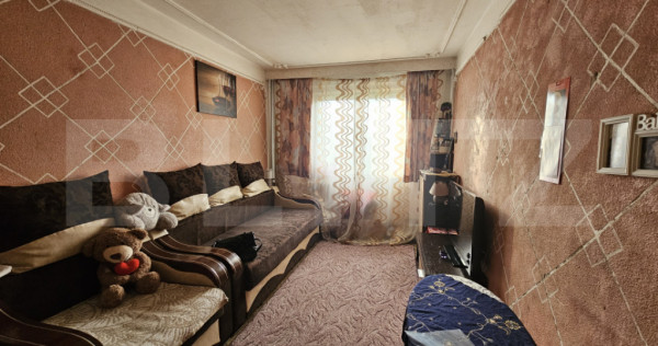 Apartament 3 camere, etaj Intermediar, zona: Podu Ros (Tesat