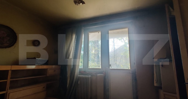 Apartament cu 3 camere de v&acirc;nzare, central - Oradea