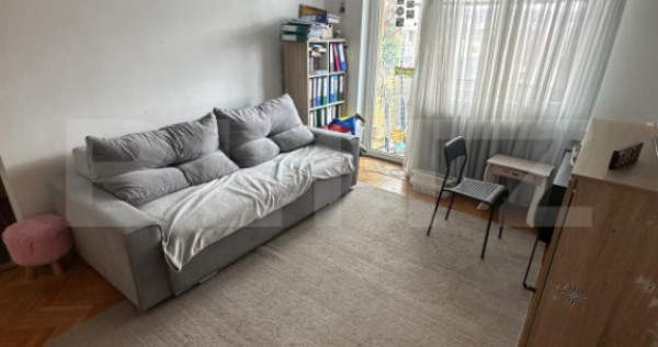 Apartament 3 camere, semidecomandat, 54 mp, balcon, orientar