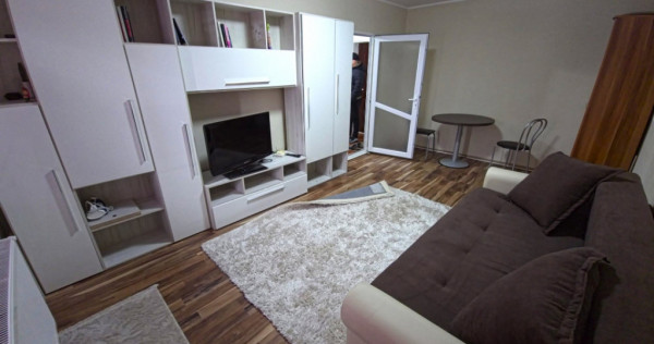 Dacia Bld. Tomis 2 camere decomandat parter zonă excelen