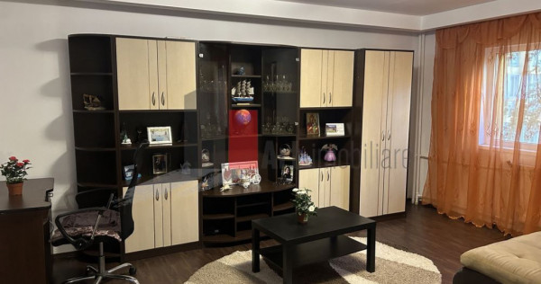 Apartament cu trei camere de inchiriat-Lujerului-Uverturi...