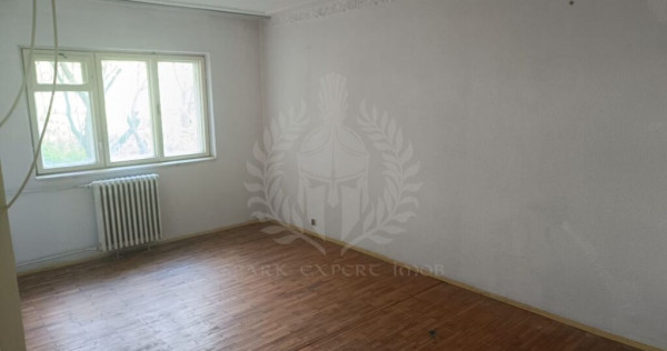 //3 CAMERE// STRADA PADINA// ZONA DE VEST//