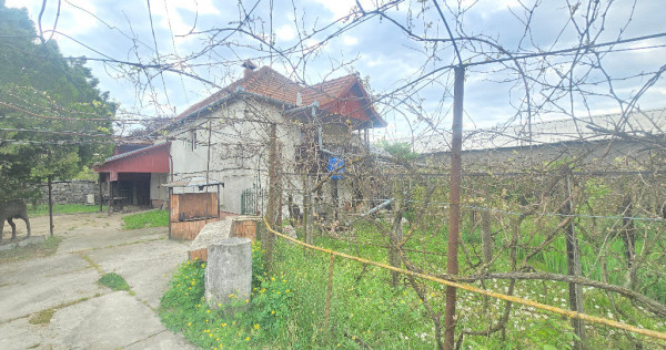 Vand casa in Deva, P+E + Garaj dublu separat cu intrare directa