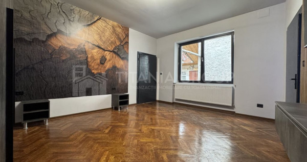 Garsonieră spațioasă 42 mp, complet renovată, poziți...