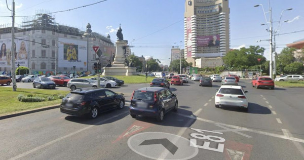 Metrou Universitate sp 37 mp trafic intens pietonal vizib...