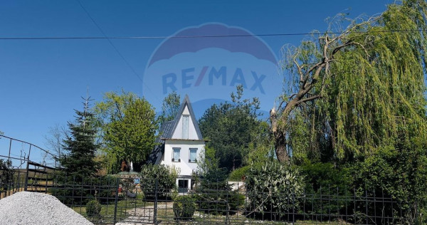 Casă / Vilă cu 4 camere de v&acirc;nzare