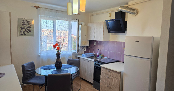 Vand apartament 2 camere decomandat in Deva, zona Marasti, mobilat