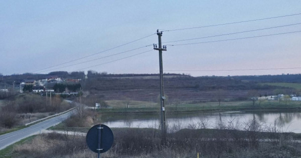 Teren de v&acirc;nzare, loc. Paleu