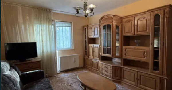 Apartament 3 camere, semidecomandat - zona Astra