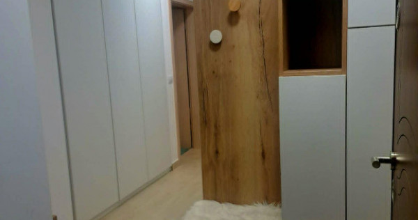 Apartament de 3 camere zona TRACTORUL,