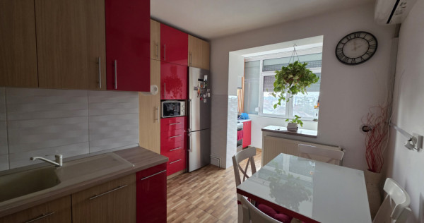 Apartament 3 camere, 76.80 mp, zona Ultracentral