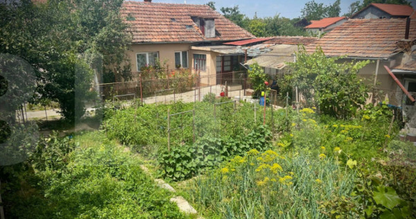 Proprietate de vanzare, 271 mp, zona Subcetate