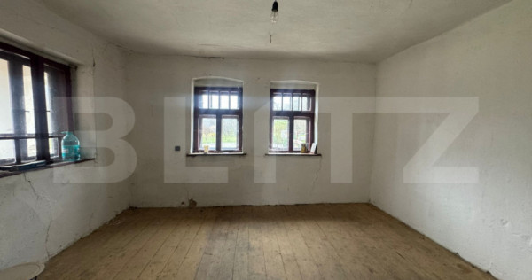 Casa cu 2 camere in Densus, 20 km de Manastirea Prinslop