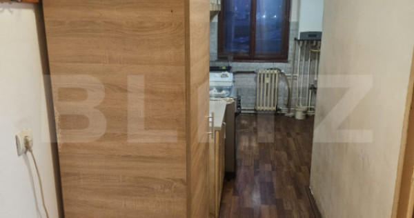 Apartament cu 2 camere, decomandat, etaj 1, vedere Cetate ??