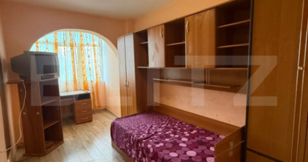 Apartament 3 camere, decomandat, etajul 3, zona 9 Mai