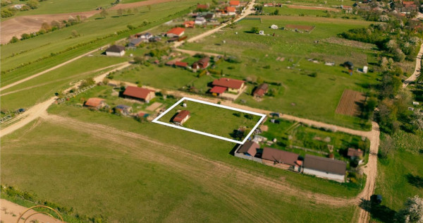 Casuta cu teren de 1.500 mp, Calnic, Covasna, la 10 minunte