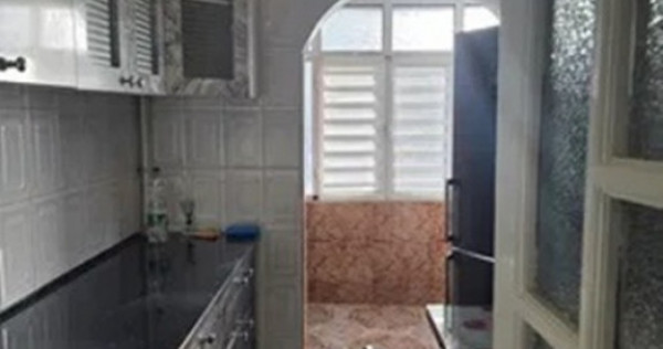 Apartament 3 camere decomandat, et. 2, Nicolina