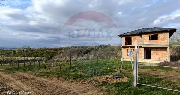 Teren 1430 cu autorizație pentru 2 case | Casă ridicat?...