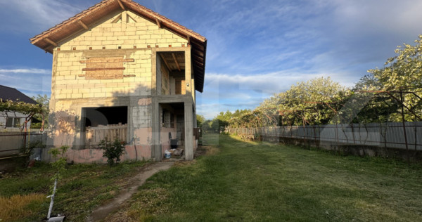 Casa cu etaj, 200 mp, zona Stanesti