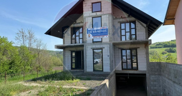Casă cu 7 camere de v&acirc;nzare Preutești jud Suceava