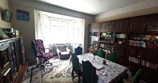 Vanzare un etaj de casă situat ultracentral