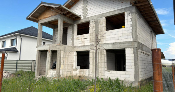 Casa la rosu, 190 mp, zona Magnolia