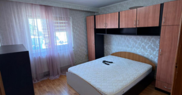 Apartament 3 camere decomandat &icirc;n Casa de Cultură &ndash; cent