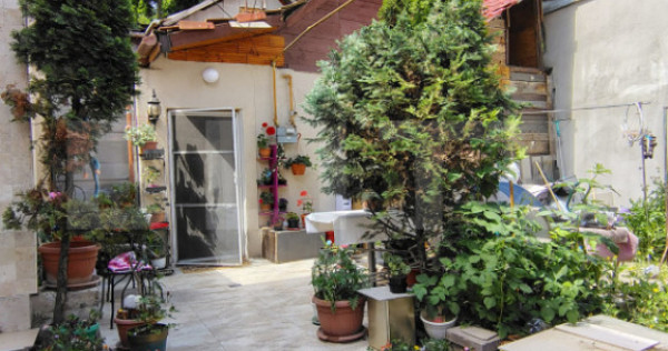 Casa renovabila zona centrala, excelenta pentru investitie,