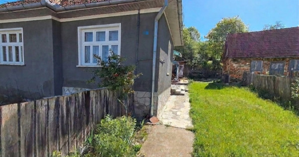 Casa zona centrala in Chinteni teren 1431 mp