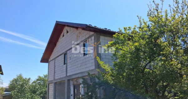 Casă P+1 constructie 2022, 4 camere, panouri solare, teren