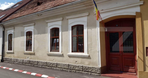 Casă &icirc;n centrul istoric al orașului - 198 mp