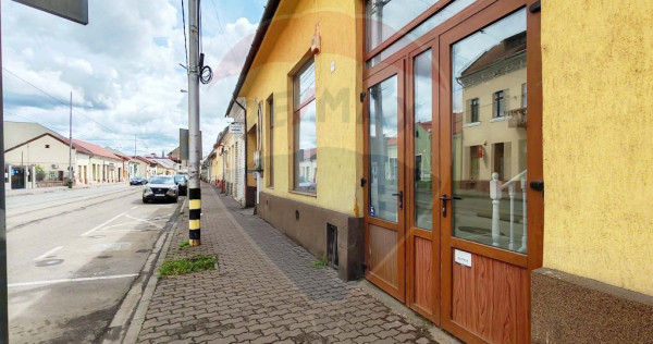Spațiu comercial 70mp de &icirc;nchiriat &icirc;n zona Ultracentral