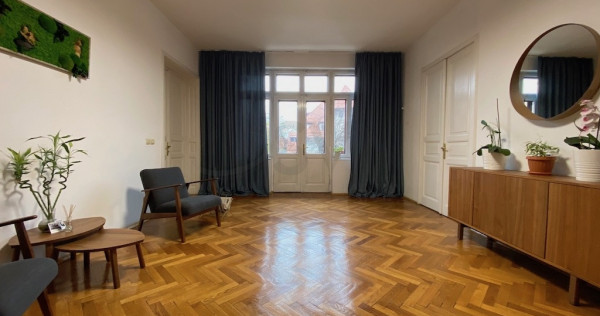 Apartament 7 camere - 4 bai - intrare separata - zona Cap...