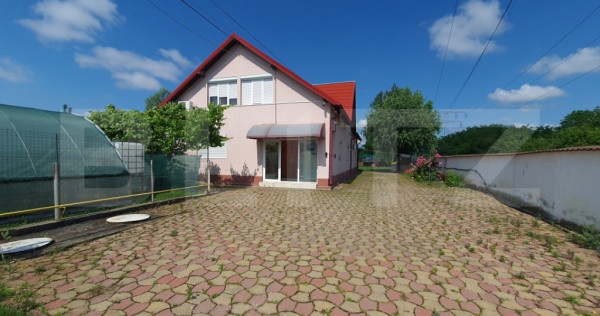 Vilă cu 5 camere, 280 mp, livadă pe rod, zona Valea Voievo