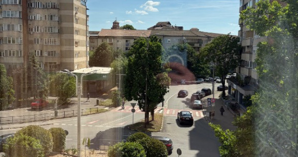 Apartament 2 camere - Bld. Dacia - 50 mp - et.3 - lift - Proprietar