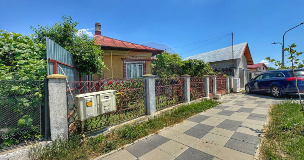 Casă batraneasca cu 3 camere-Oportunitate de Investiție...