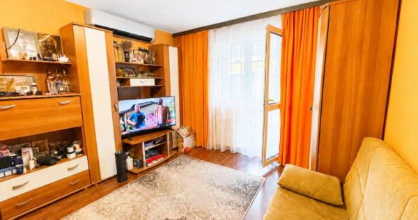 Apartament 2 camere, semidecomandat - zona Noua