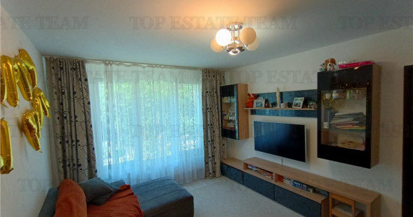 Apartament modern cu 4 camere, intr-un bloc reabilitat cu SU