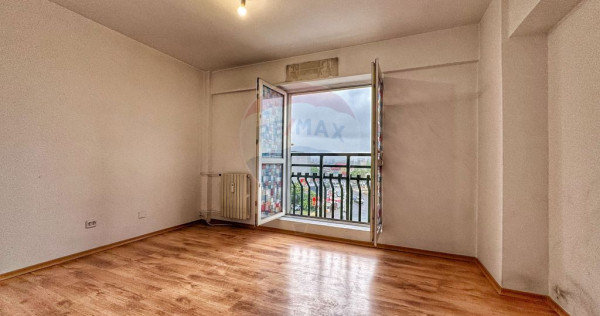 Apartament cu 4 camere de v&acirc;nzare &icirc;n zona 13 Septembrie