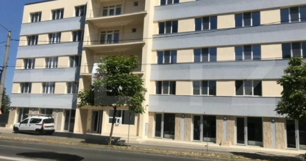 Spatiu birou, 36 mp, partial mobilat, lift, terasa, zona Cen