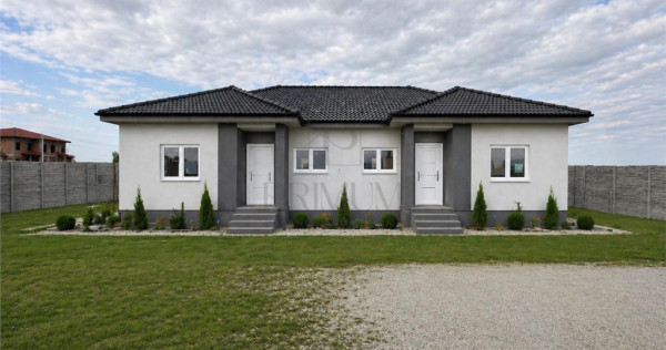 Duplex personalizare interioara - canalizare - drum pavat