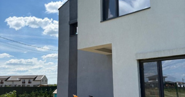 Casă individuală 2 fronturi stradale, 150 mp, finisaje premium, mobila