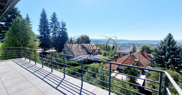 Apartament la vila, cu panorama deosebita