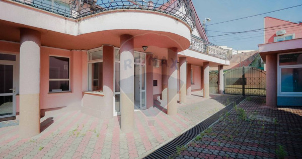 De v&acirc;nzare casă / birouri &icirc;n zona Decebal